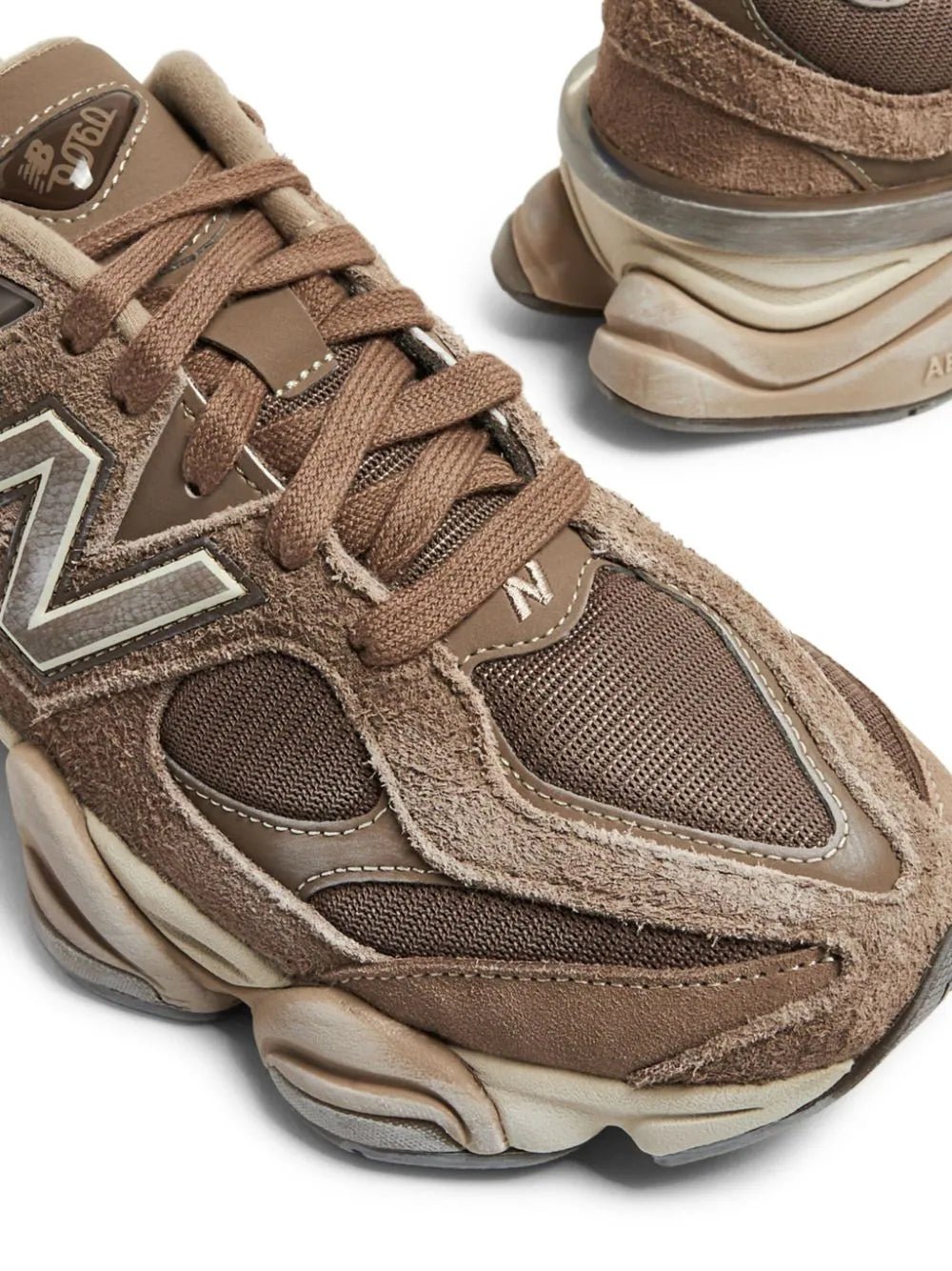 NB 9060 "Mushroom Brown"